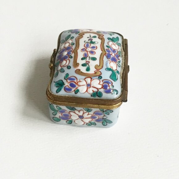 Vintage Porcelain Hand Painted Floral Trinket Needle Box Hinged Lid Cottage Core - Picture 3 of 7